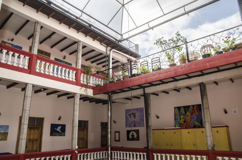 Hostal Quito Cultural Hostel Exterior photo