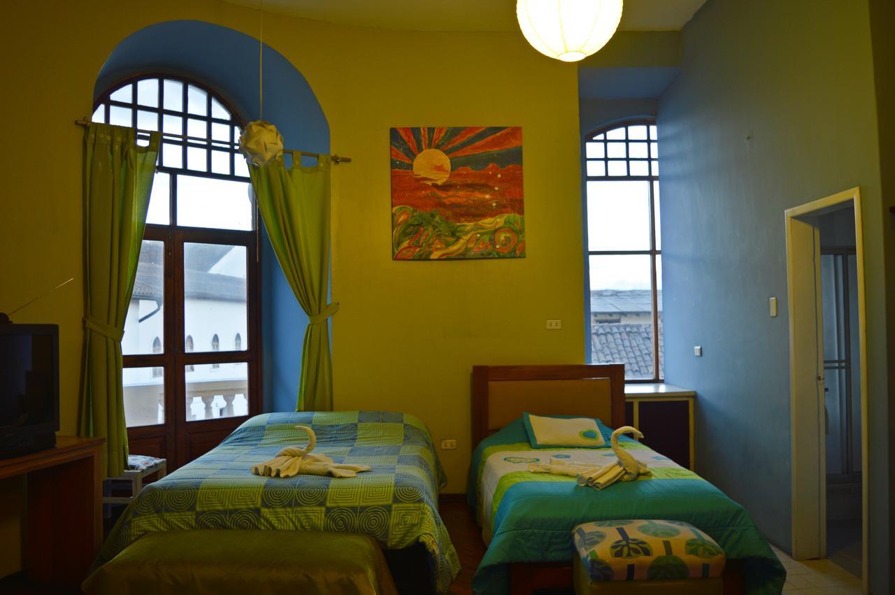 Hostal Quito Cultural Hostel Exterior photo